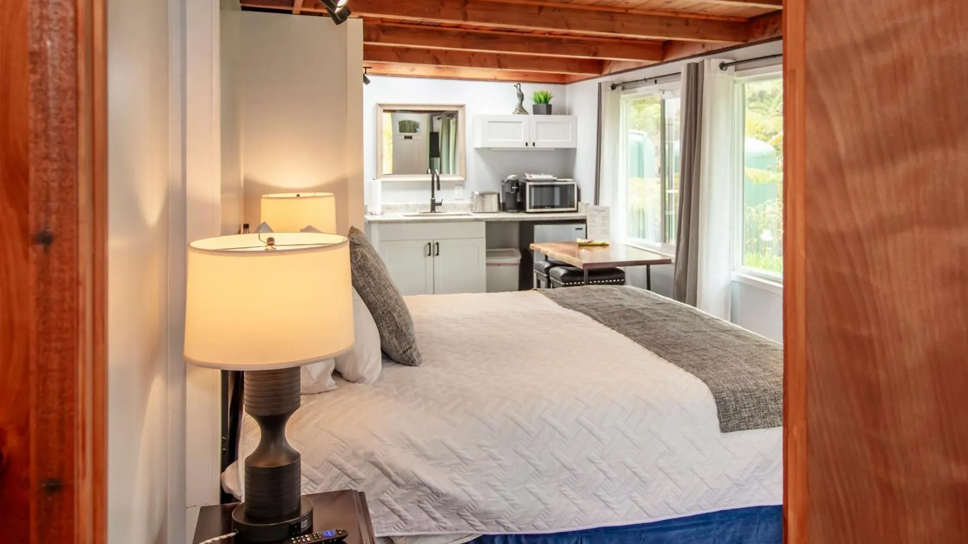 Aloha Junction Bed And Breakfast -Minutes Away From Hawaii Volcanoes National Park United States