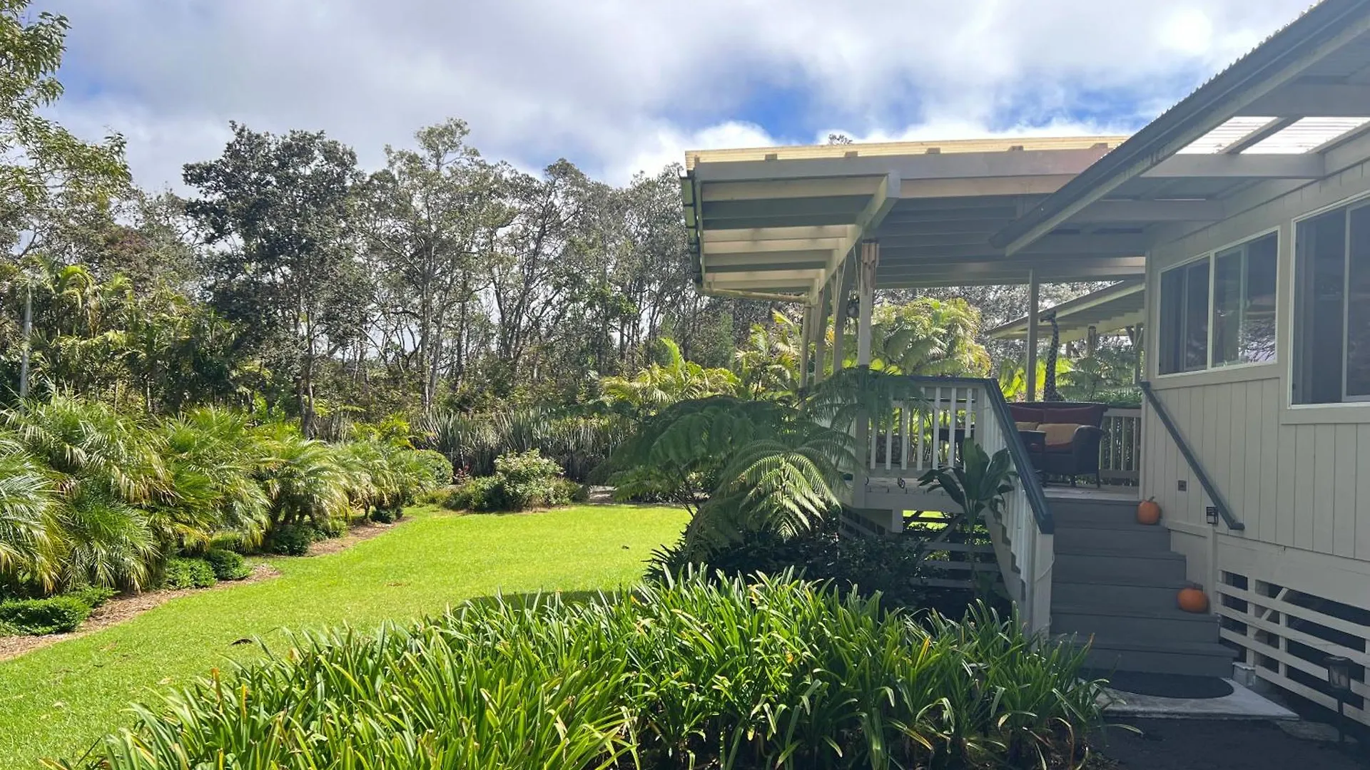 Aloha Junction Bed And Breakfast -Minutes Away From Hawaii Volcanoes National Park Volcano